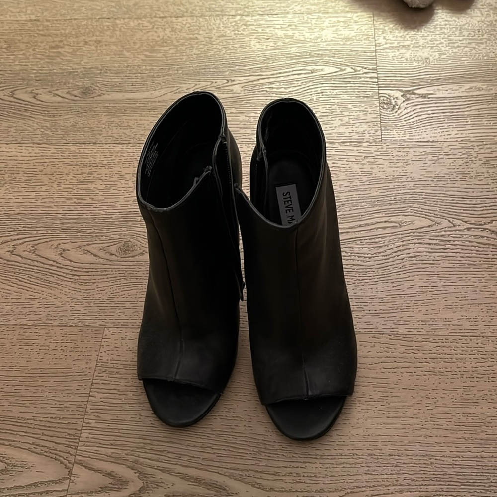 Steve Madden black boots